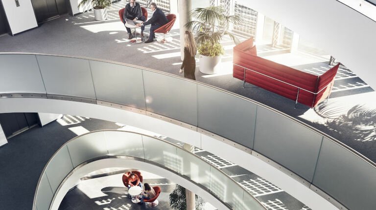 SMA Solar Technology AG、2022 年度は大幅な増収増益、2023 年の業績予想を上方修正